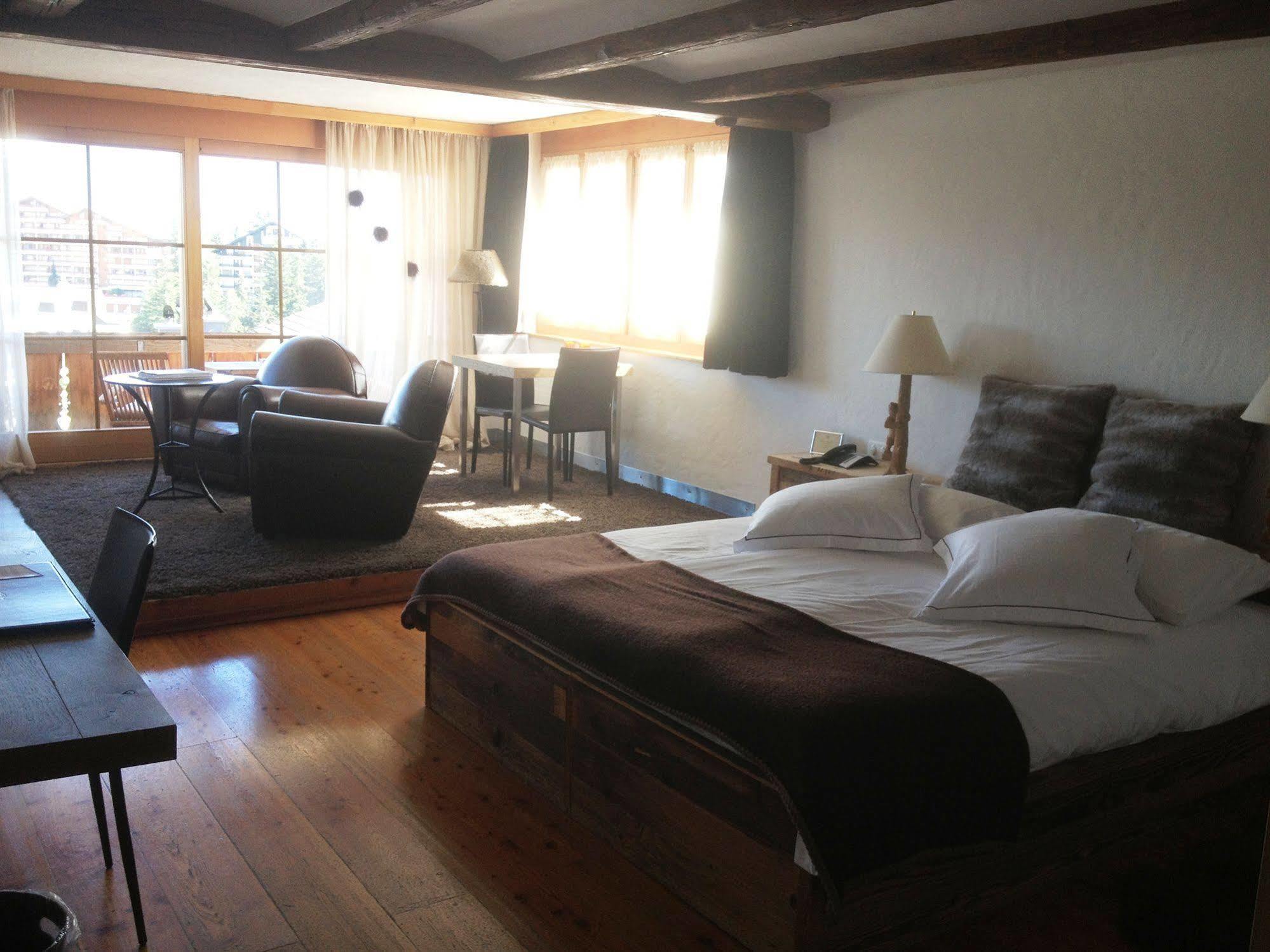 Hostellerie Du Pas De L'Ours "Relais Et Chateaux" Кранс Монтана Екстериор снимка