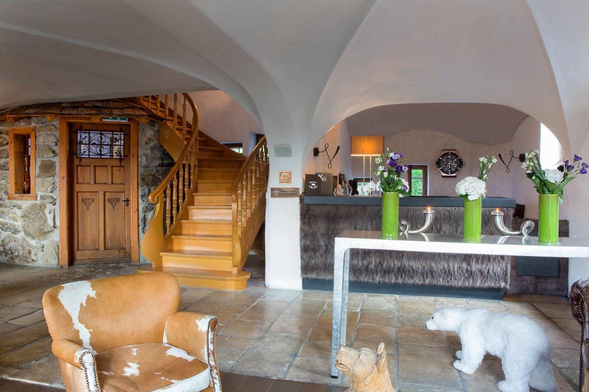 Hostellerie Du Pas De L'Ours "Relais Et Chateaux" Кранс Монтана Екстериор снимка